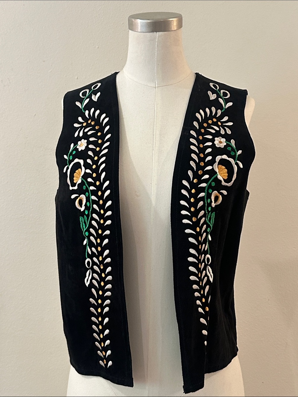 Zara Black Embroidered Floral Vest